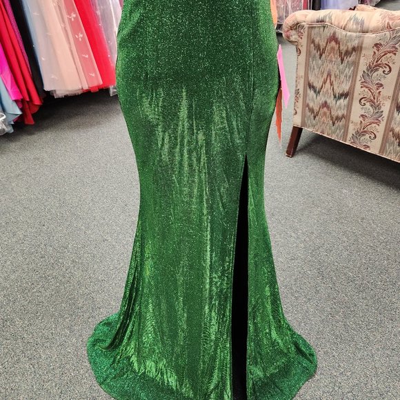 Maniju MF21465 Emerald Sizes 4 6 and 10 Prom Formal Dress - Picture 3 of 7